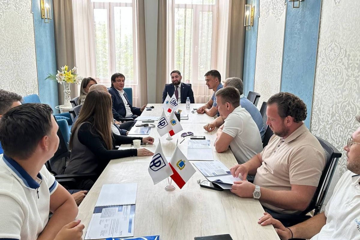 Александр Романов принял участие во встрече с представителями предпринимательского сообщества
