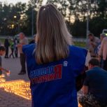 Более тысячи подмосковных молодогвардейцев зажгли свечи в День памяти и скорби