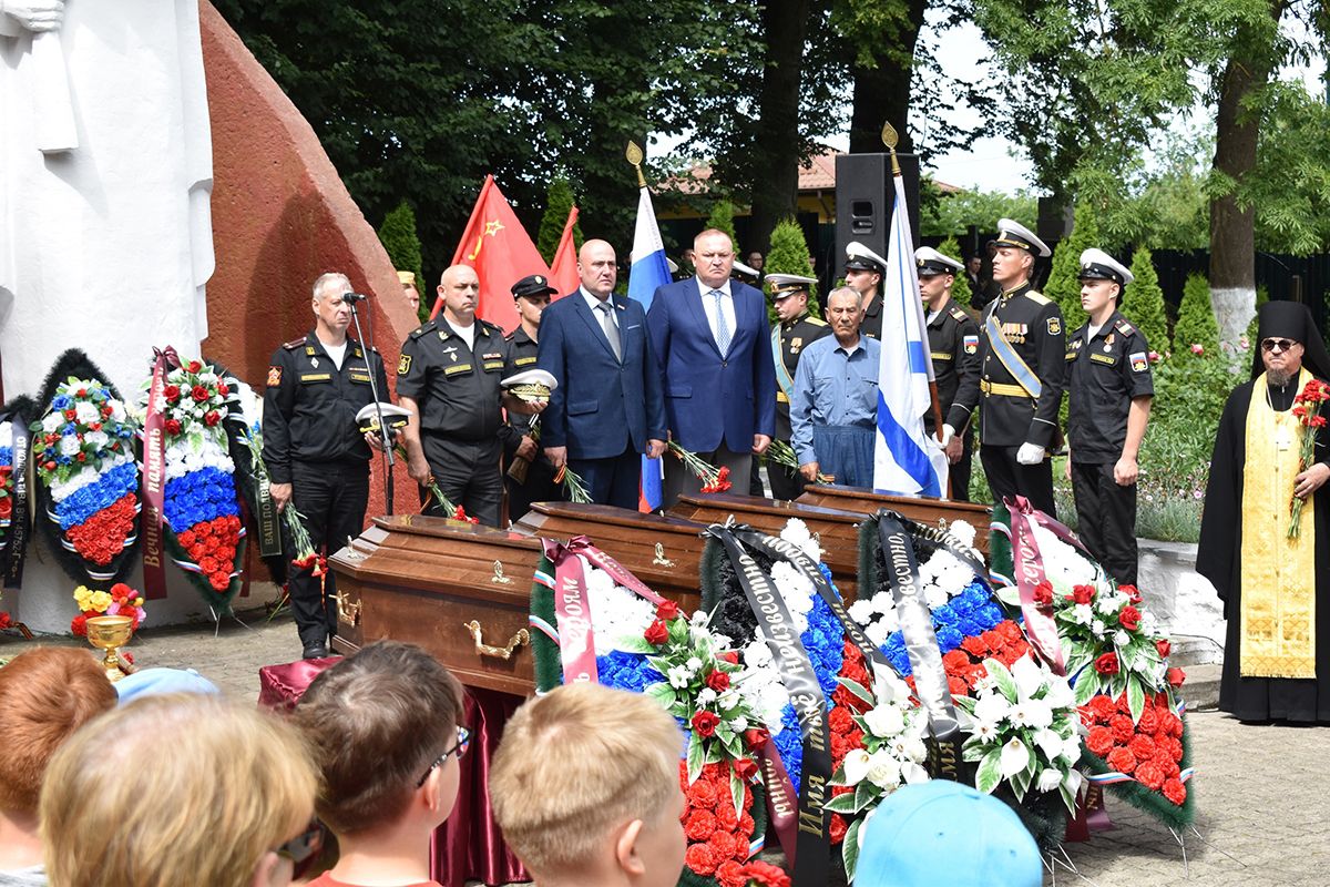 Партпроект «Историческая память»: В Приморске перезахоронили останки солдат, погибших в годы Великой Отечественной войны