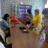 В Челябинской области «Единая Россия» организовала мастер-класс по изготовлению браслетов выживания
