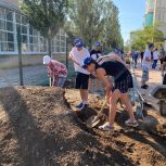 Единороссы Феодосии провели субботник около городской школы