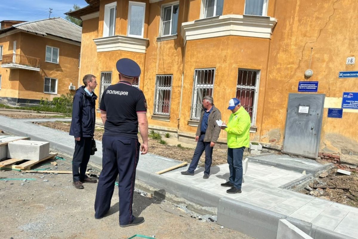 Виталий Крупин осмотрел состояние дорожной сети Верхнего Тагила |  06.06.2024 | Екатеринбург - БезФормата