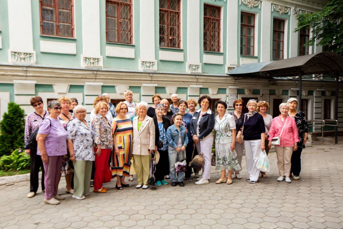«Единая Россия» организовала литературный вечер для пожилых воронежцев