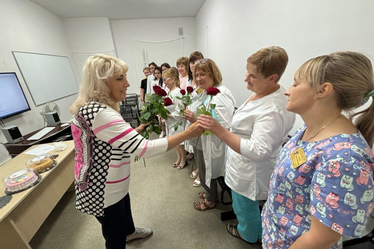 Ирина Видина поздравила сотрудников медучреждения с профессиональным праздником