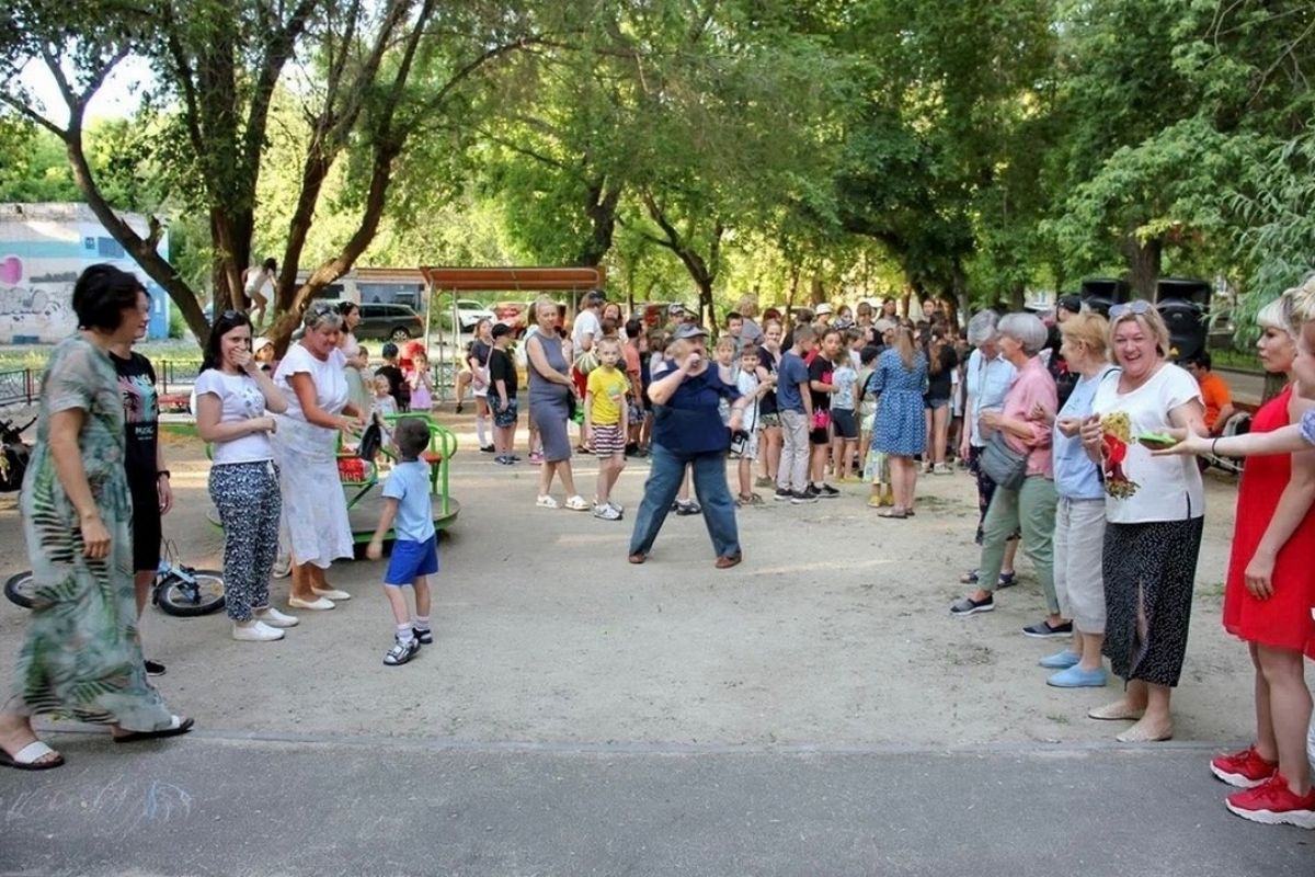 Очередной праздник двора в Челябинске организовал депутат гордумы Александр Назаров