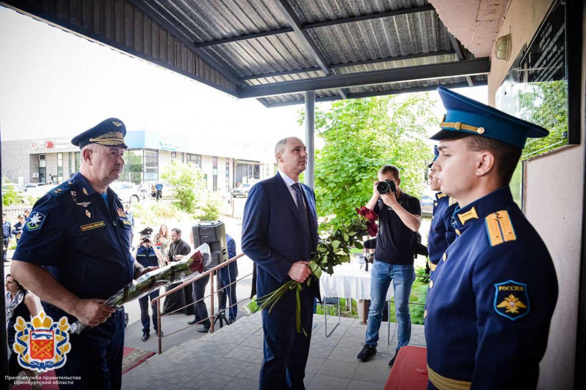 В Оренбурге увековечили память Героя России Владимира Петрушина