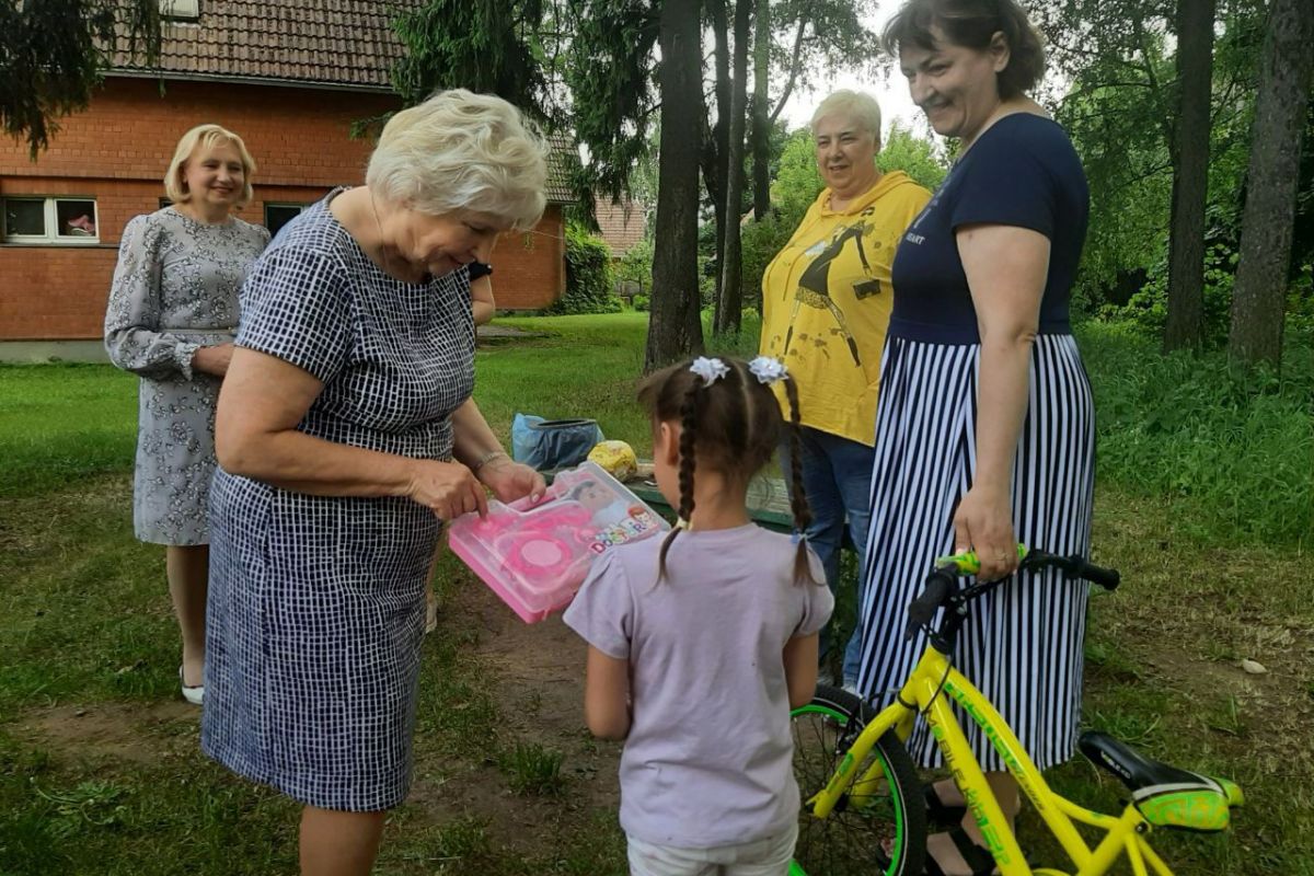 Проекты партии - Лидия Антонова провела встречу с многодетными семьями  детской деревни Люберец