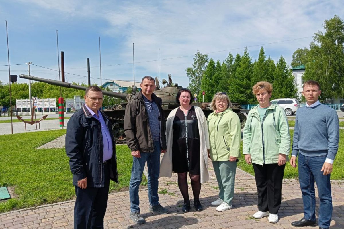 В Здвинске при поддержке «Единой России» благоустраивают парк «Звезда» |  14.06.2024 | Новосибирск - БезФормата