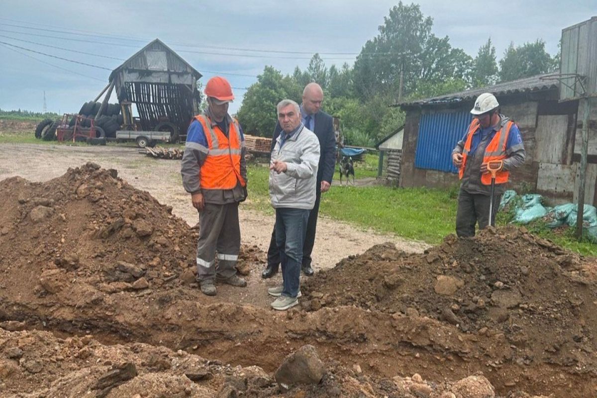 Более 60 домов в деревне Карпово Островского района подключат к газу