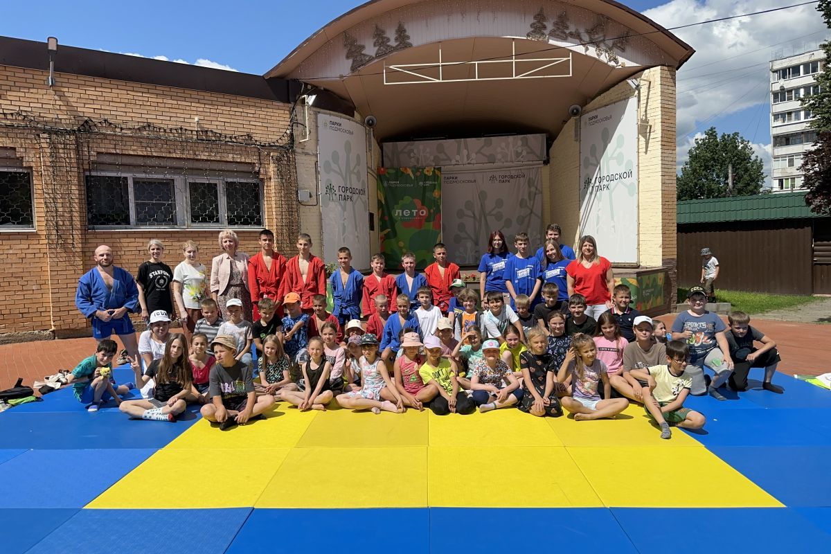 В Павловском Посаде Московской области «Единая Россия» организовала открытую тренировку по самбо