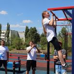 В Алчевске (ЛНР) «Единая Россия» организовала открытую тренировку по воркауту