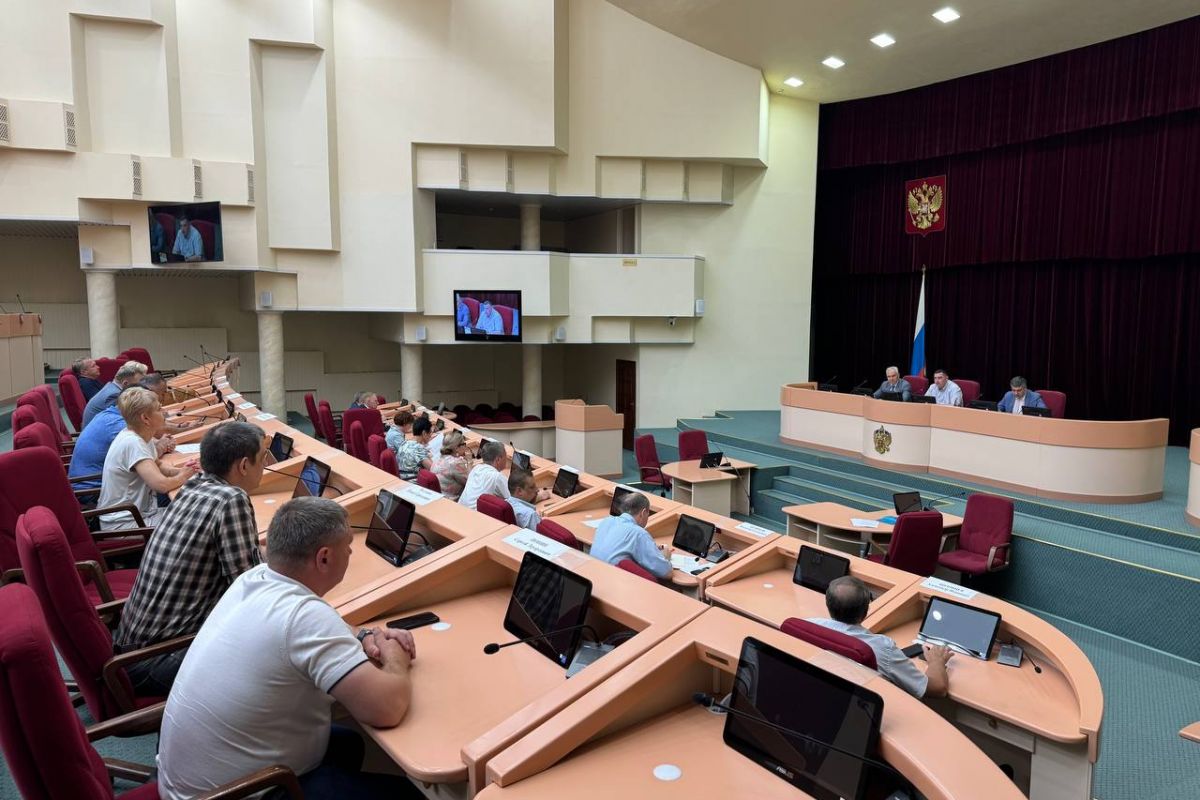 Проблемы с заменой лифтов в больницах области обсудили на совещании с  участием депутатов и профильных чиновников