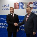 Дмитрий Медведев выразил признательность КНР за взвешенный подход к украинскому конфликту