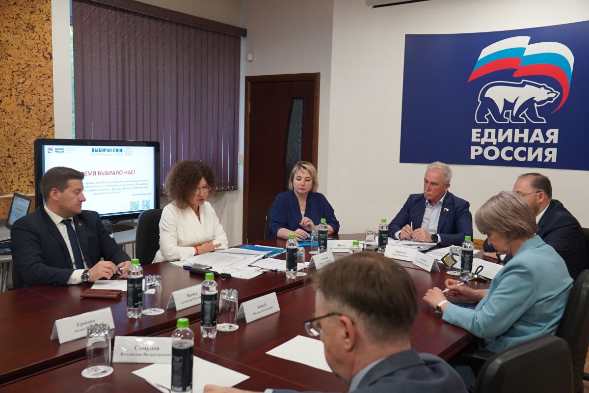 Сергей Морозов в Челябинске провел заседание Общественного совета партпроекта «Выбирай свое»