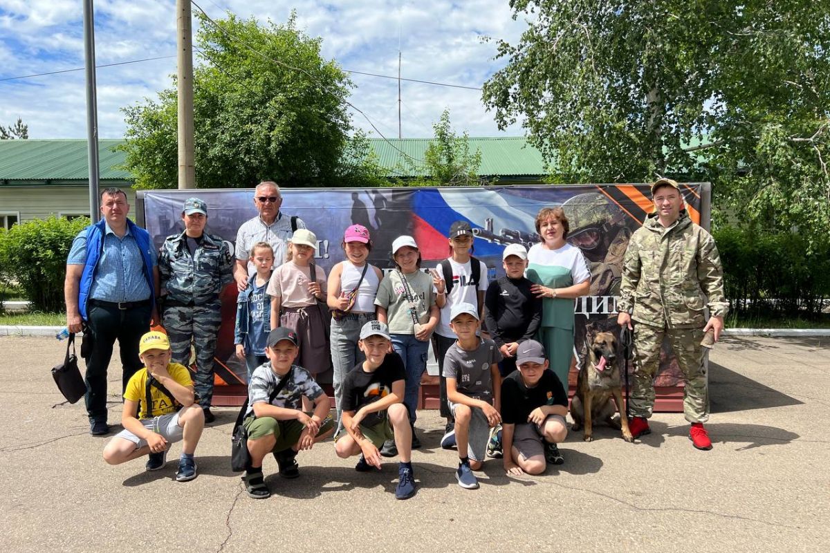 При поддержке Партии состоялась экскурсия для детей в мир собачьей службы |  21.06.2024 | Чита - БезФормата