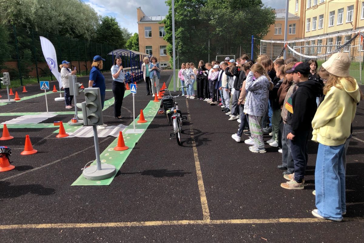 Активисты проекта «Единой России» «Безопасные дороги» провели занятия по безопасному вождению велосипедов для школьников Пушкинского района