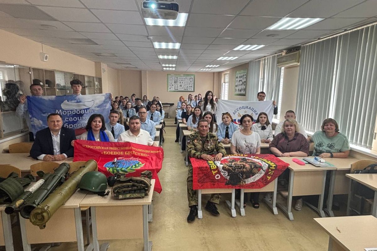 Партийцы организовали круглый стол для студентов Средне-Волжского института ВГУЮ