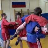 «Хорошие у нас парни растут! Сильные!» Как при поддержке «Единой России» на Смоленщине развивают самбо и воспитывают чемпионов