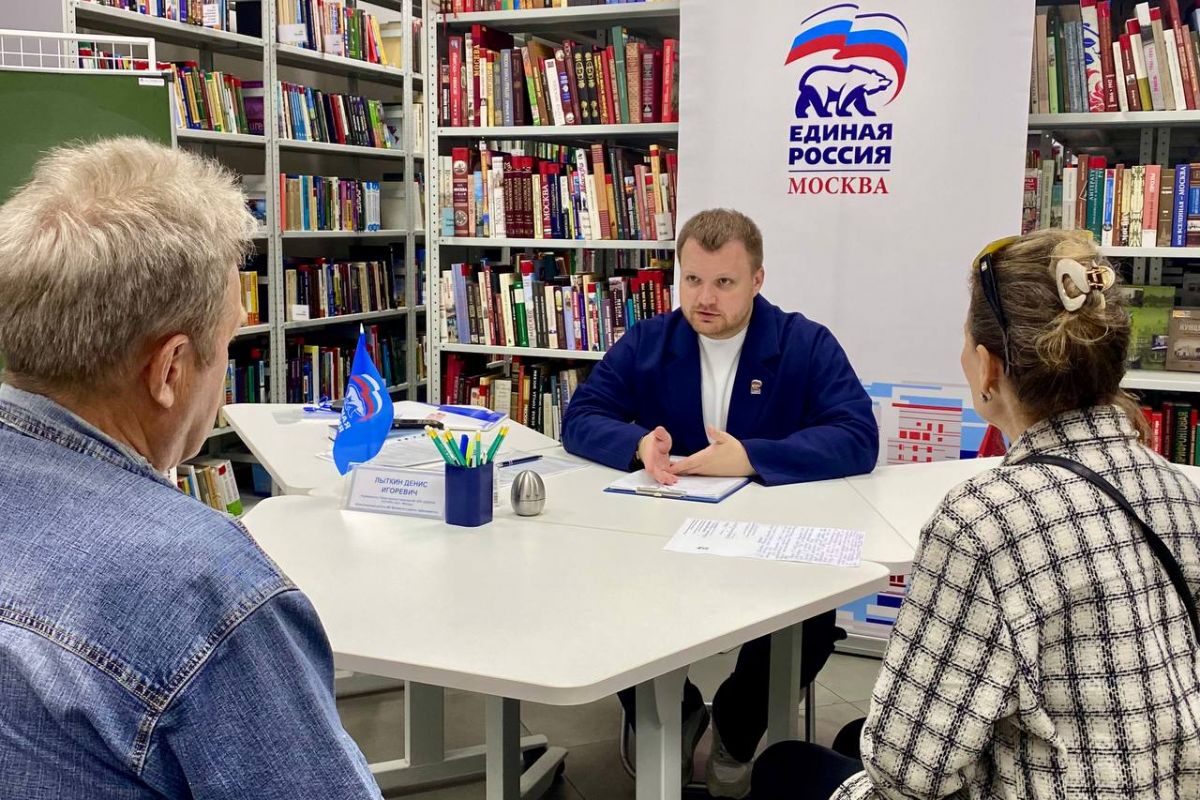 Московские муниципальные депутаты «Единой России» провели приемы по вопросам материнства, отцовства и детства