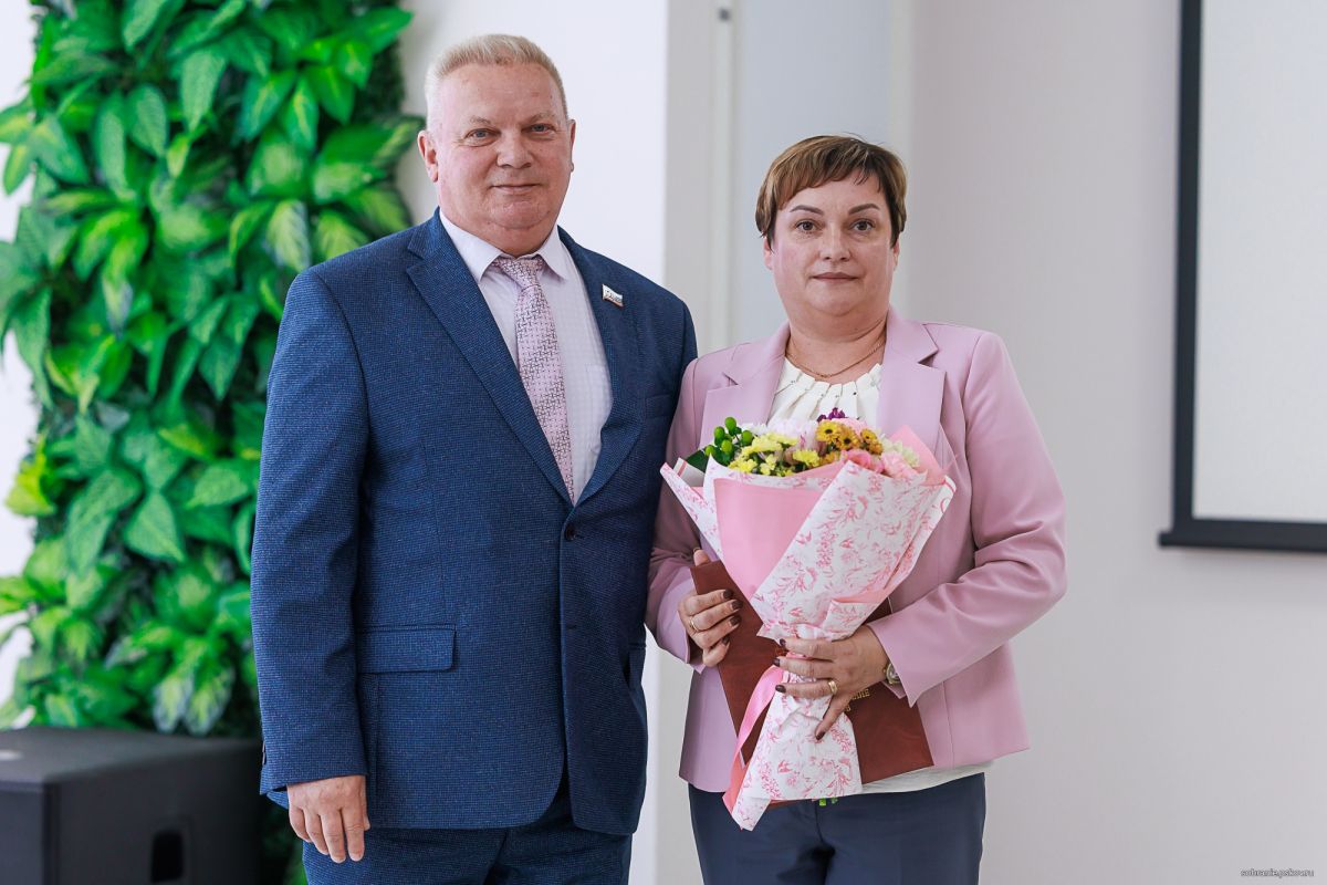 Социальных работников региона чествовали в преддверии профессионального праздника