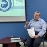 «Поэзия как отражение времени»: амурский поэт Владимир Юсупов встретился с молодежью Благовещенска