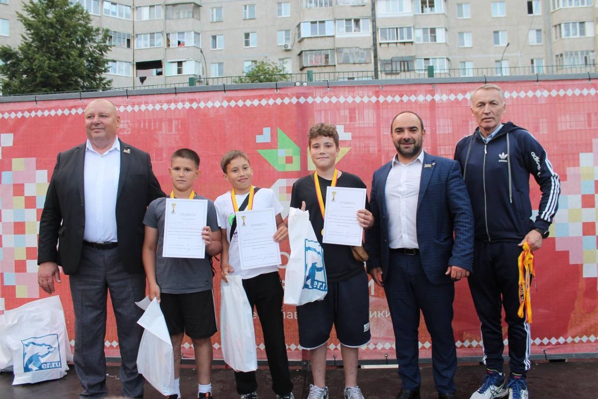 В Новоюжном районе города Чебоксары прошёл праздник в рамках проекта «Яркое лето Чувашии»