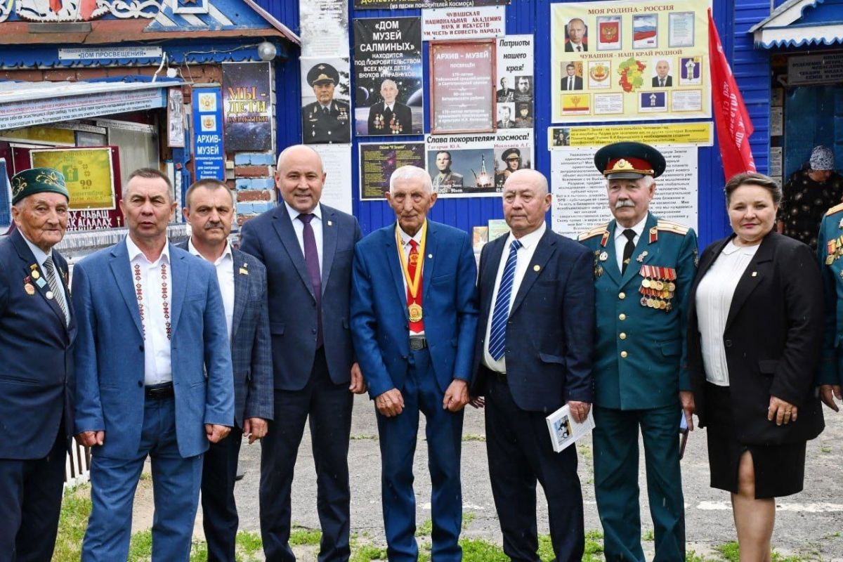 Старейшину «Единой России» поздравили с 80-летием