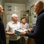 Партийцы поздравили с днем рождения Почетного гражданина Курска Ивана Малкова