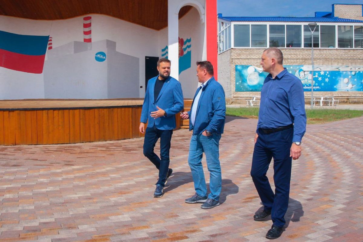В Десногорске завершается реконструкция центральной площади в третьем микрорайоне