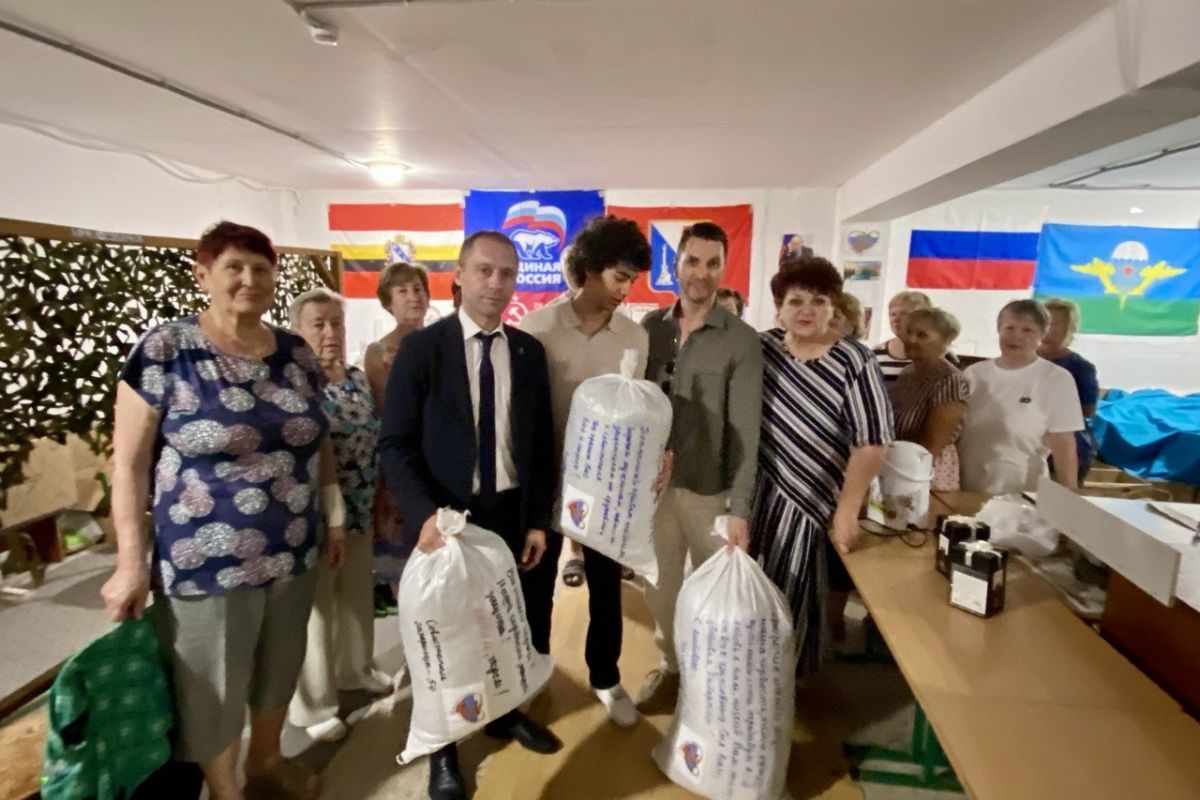 Константин Пирогов встретился с волонтерами движения «Масксети. Гагаринцы»