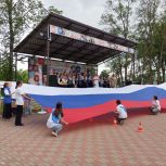 Патриотические акции, митинги и мастер-классы: «Единая Россия» поздравила жителей региона с праздником