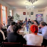 В Назрани состоялось заседание круглого стола на тему «Мы связаны с тобой одной судьбой, Россия», приуроченное ко Дню России