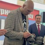 Николай Валуев посетил турнир по боксу в Лениногорске