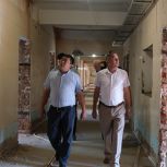 В Красном Яру идет капремонт больницы по народной программе Единой России