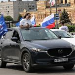День России: российские триколоры и флаги «Единой России» проехали по улицам Нижнего Новгорода