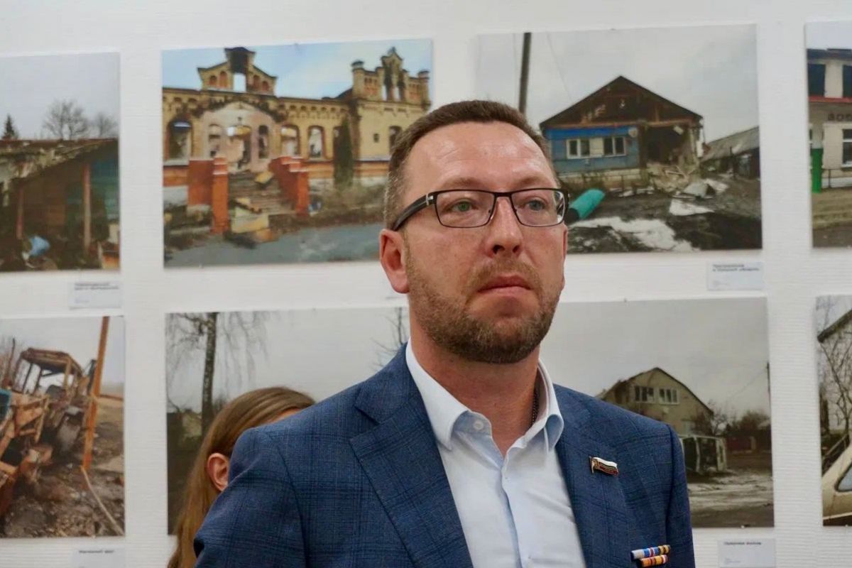 В галерее-мастерской «Варшавка» открылась фотовыставка на основе личного архива участника СВО, депутата Павла Шутова