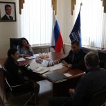 Арест автомобиля и спорный земельный участок: с обращениями приморцев работает краевой парламентарий