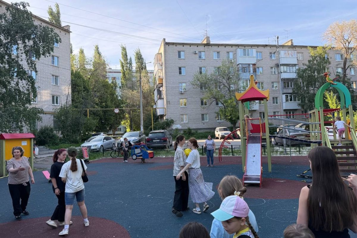 Дружеские посиделки, субботники, флешмобы и творческие мастер-классы: в самарском регионе прошёл День соседей