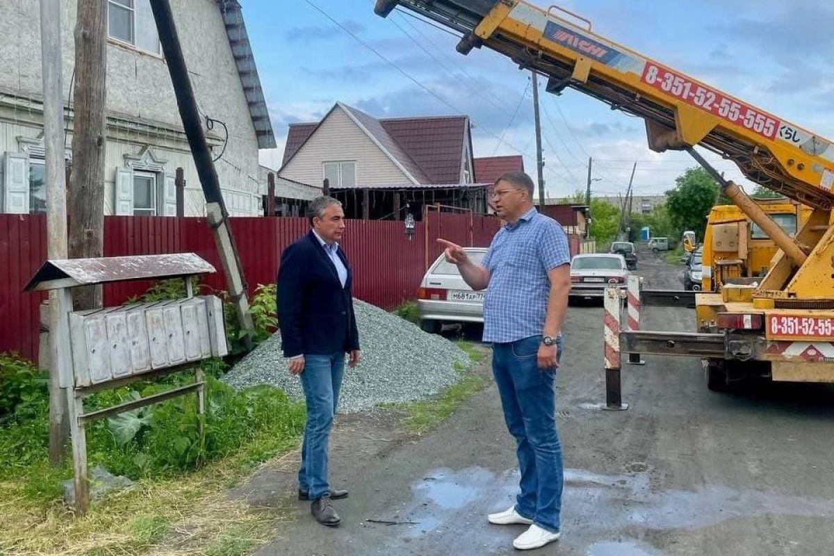 В Коркино, в рамках партийного проекта «Единой России» «Городская среда», идут работы по освещению улиц