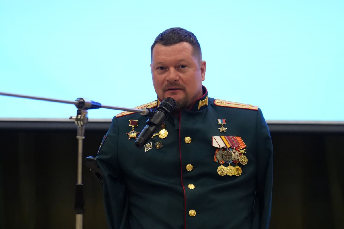 Герой России Максим Бахарев встретился с молодежью в Музее Вооруженных сил Российской Федерации
