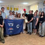 Партийцы Солнечногорска посетили подшефную школу в Луганске