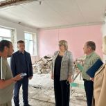 Татьяна Котельникова проинспектировала капитальный ремонт школ Первомайского округа