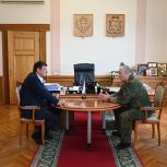 Секретарь реготделения «Единой России» Игорь Ляхов встретился с участником СВО