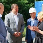 Виталий Хоценко и Сергей Шелест проинспектировали ход капитального ремонта школ в Омске