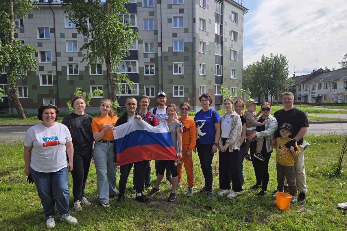 В рамках проекта «Комфортное Поморье» на Аллее молодежи в Северодвинске высадили сирень, саженцы берез и рябин