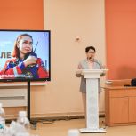 Тюменцы и югорчане узнали, как на Ямале поддерживают волонтеров