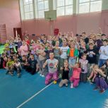 В Десногорске и Рославле продолжают проходить танцевальные фитнес-зарядки в рамках партпроекта «Единой России»