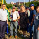В День защиты детей вручили медаль «Отец солдата»