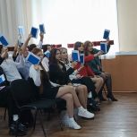 В школе №24 Металлургического района прошла торжественная церемония вручения аттестатов
