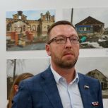 В галерее-мастерской «Варшавка» открылась фотовыставка на основе личного архива участника СВО, депутата Павла Шутова